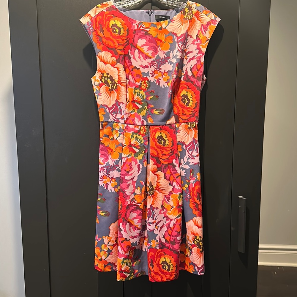 Vibrant large format spring floral fit and flare size 4 (runs lrg) party dress
